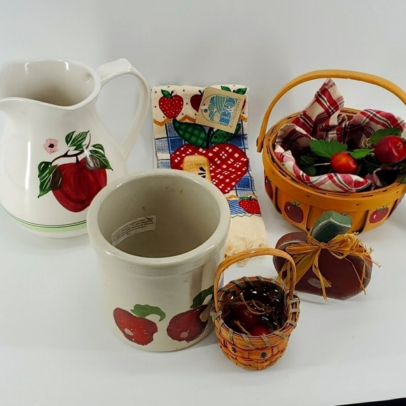 CLEARANCE!!! Apples kitchen gift set - Picture 3 of 15